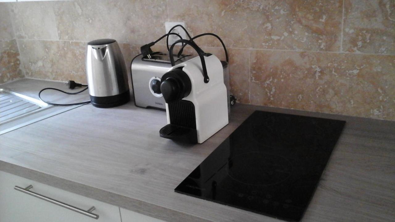 Kira Hotel Uzes Luaran gambar
