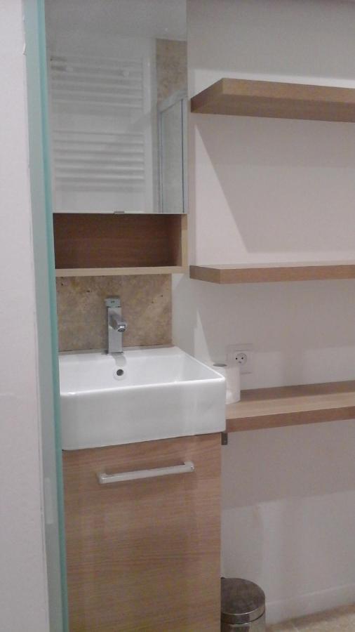Kira Hotel Uzes Luaran gambar