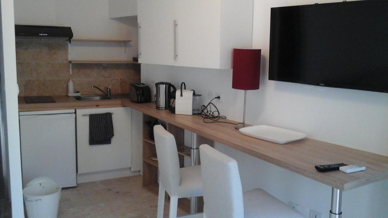Kira Hotel Uzes Luaran gambar