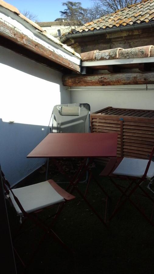 Kira Hotel Uzes Luaran gambar