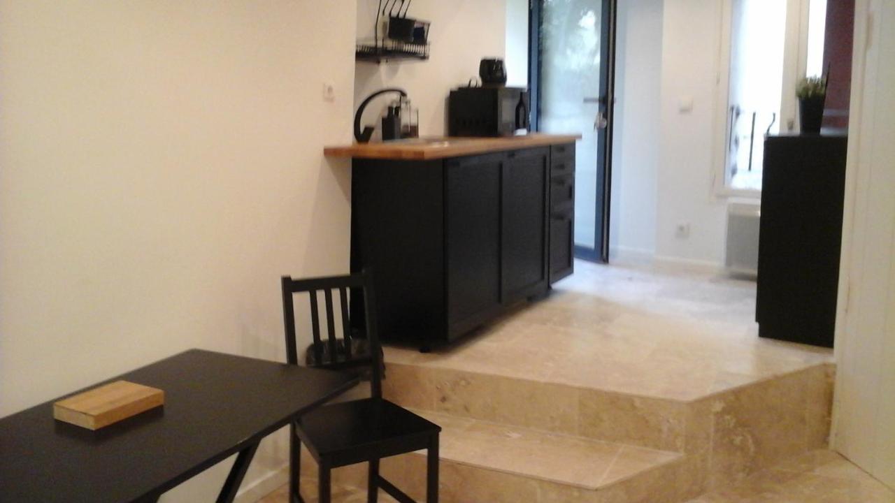 Kira Hotel Uzes Luaran gambar